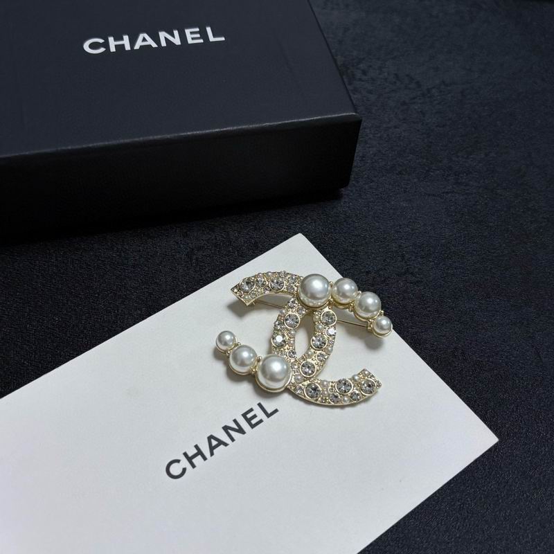 Chanel Brooch 05yxs195